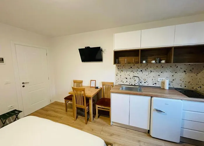 Sela Rent- And * تيرانا