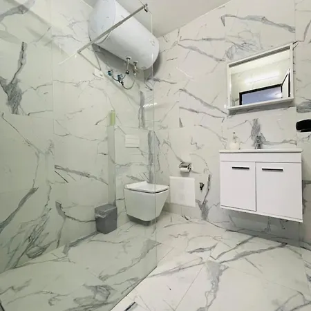 Apartamento Urban Life Tirana- & *