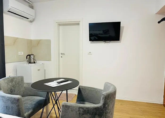 Sela Rent- And * Tirana